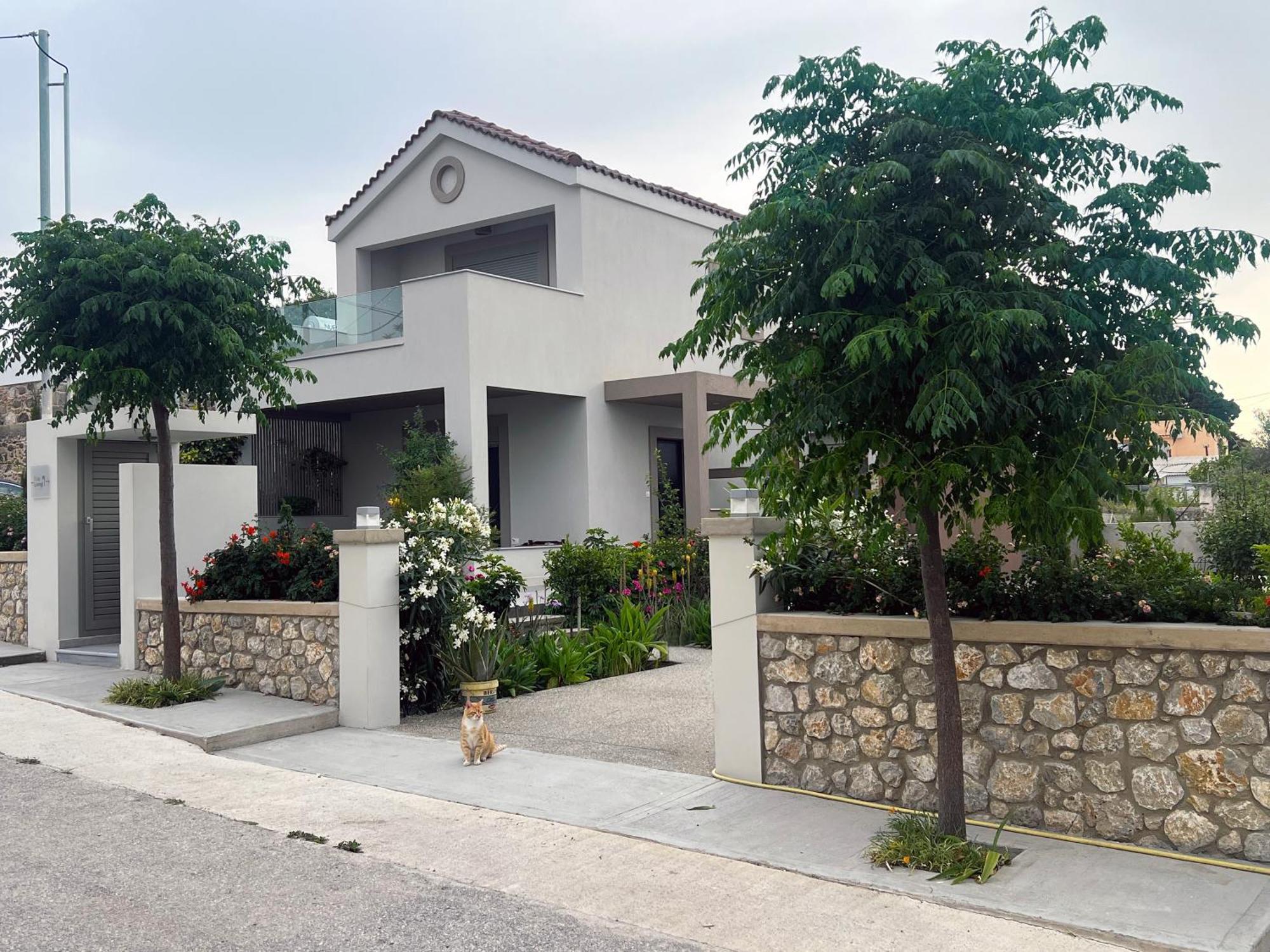 Easy Living 1 & 2 Holiday home *
